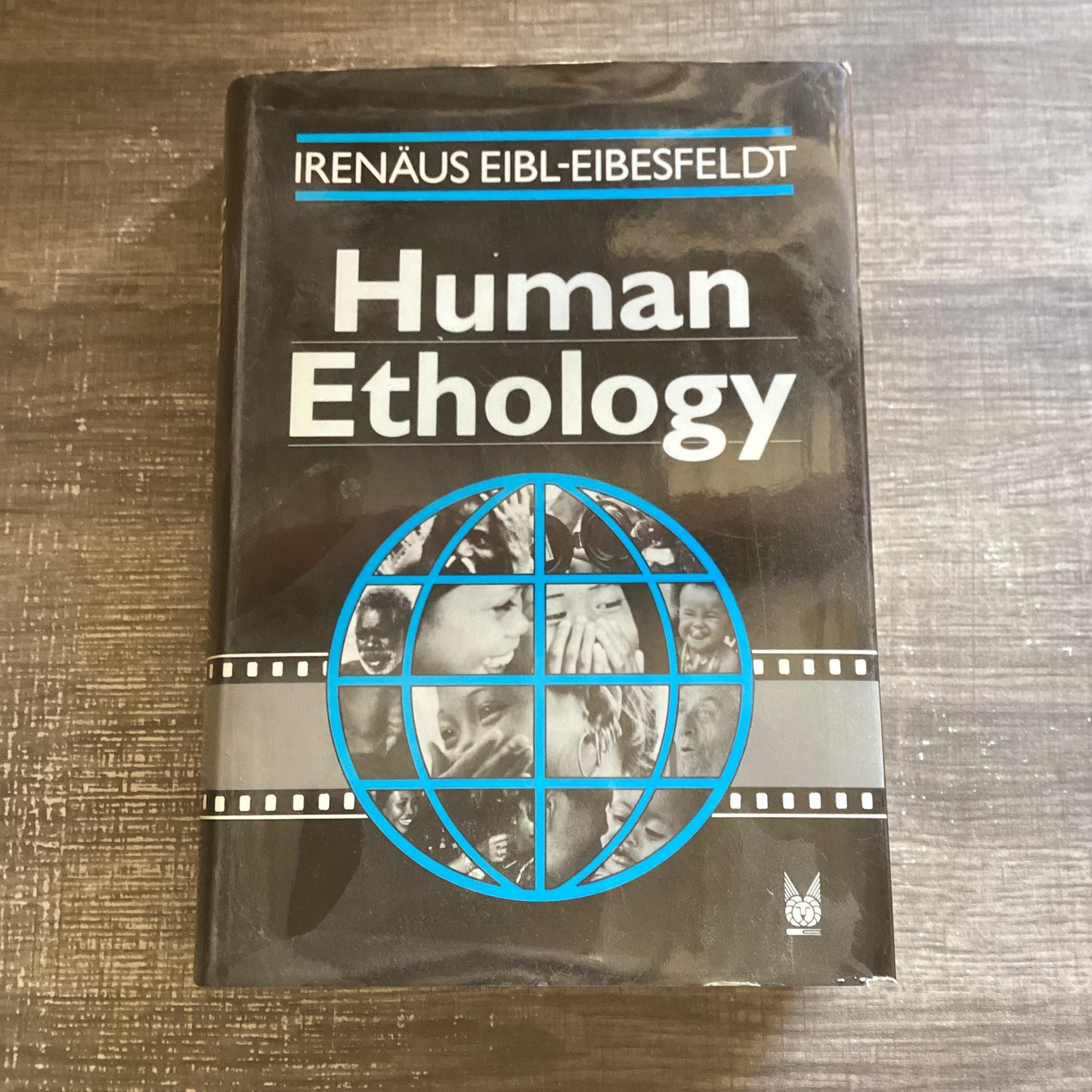 Human Ethology
By Irenaus edible-Eibesfeldt