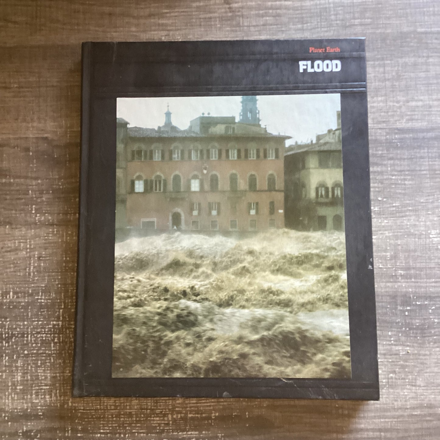 Flood
By Time-Life Books Inc.