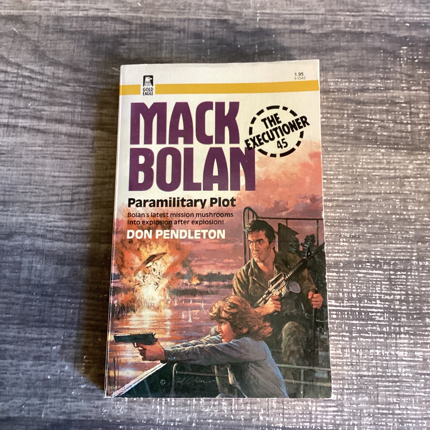 The Executioner 
Paramilitary plot 
Mack Bolan
By Don Pendleton