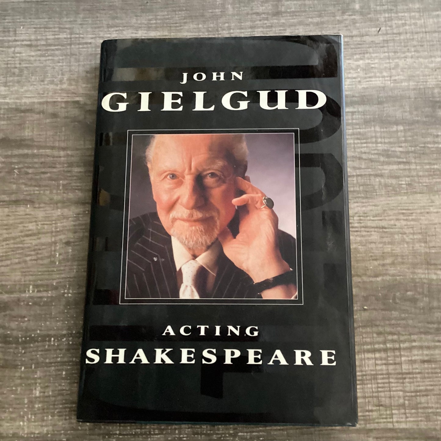 Acting Shakespeare
By John Gielgud