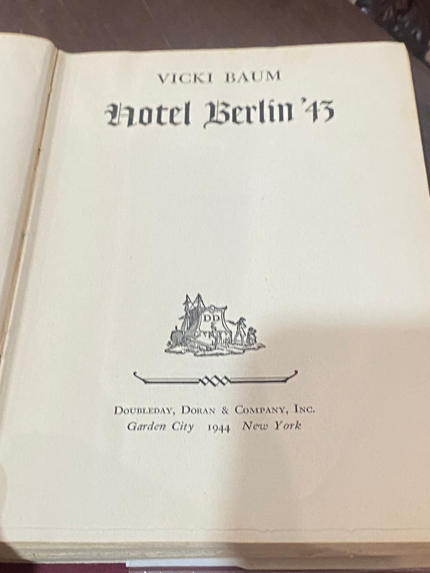 Hotel Berlin
By Vicki Baum