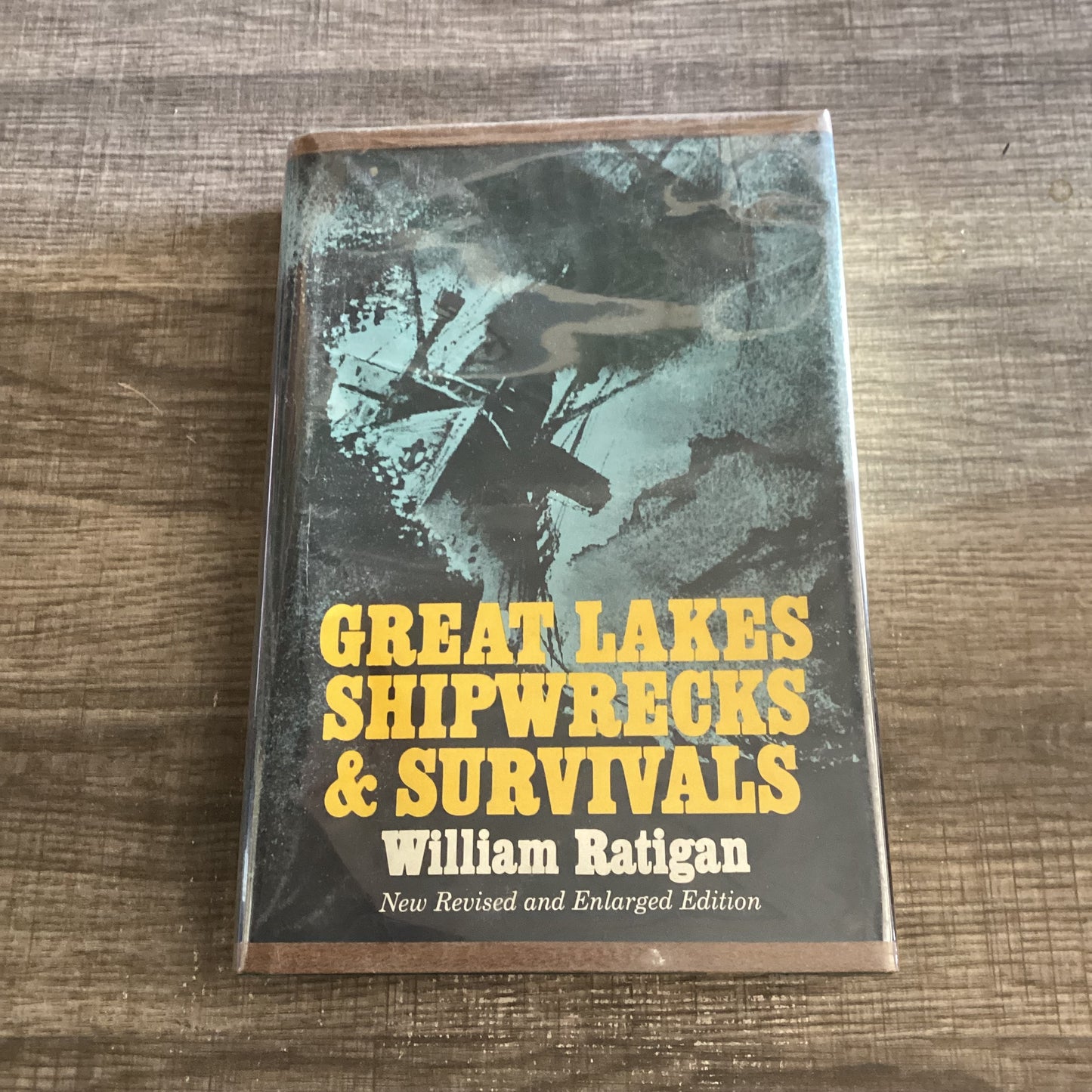 Great lakes Shipwrecks and survival
By William Ratigan